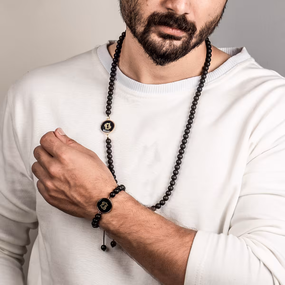 نیم ست مهره ای مشکی مدل Esfand