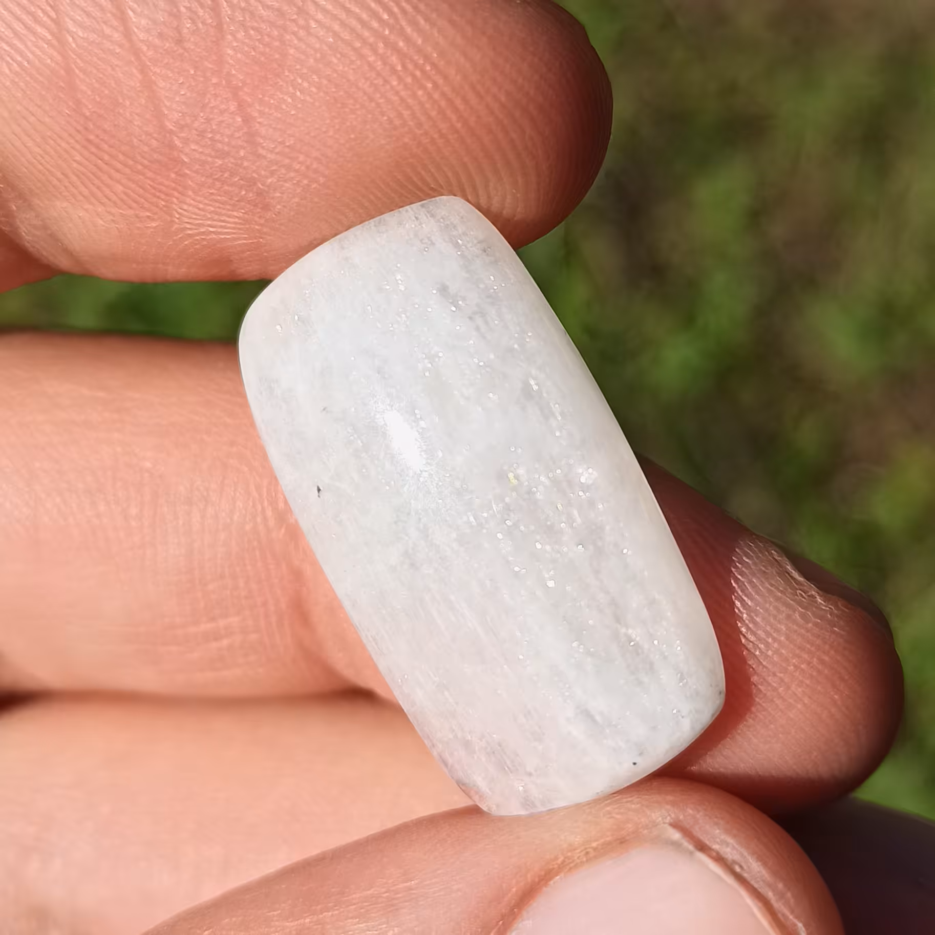 نگین سنگ لابرادوریت سفید یا مون استون رینبو کد 208