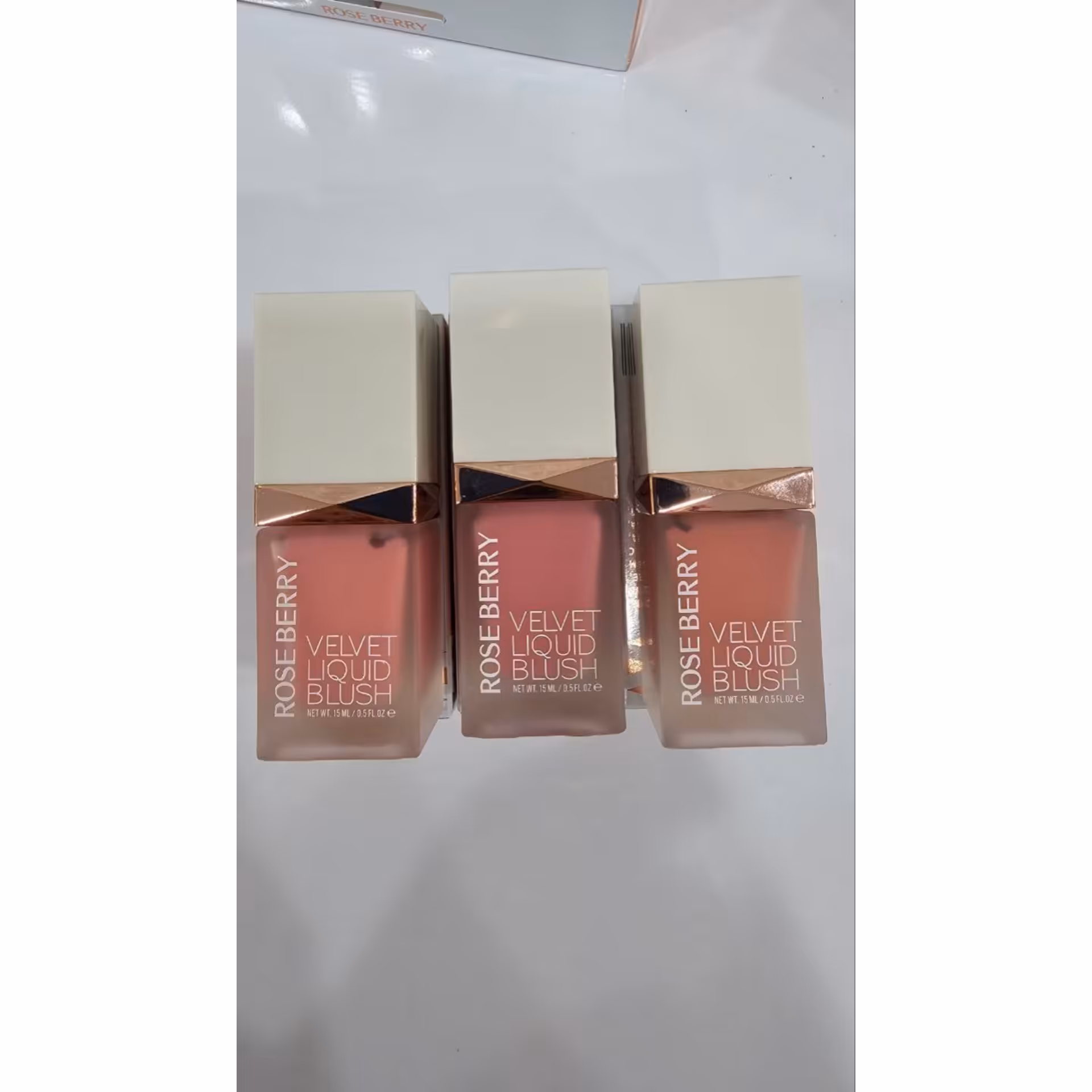 رژگونه مایع رزبری سری ولوت 