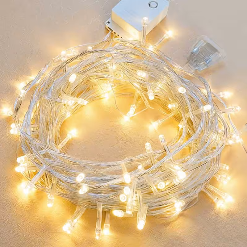 ریسه ال ای دی آفتابی به طول 10 متر،دارای 100 لامپ LED،دارای ریموت کنترل که حالت روشن و خاموش شدن چراغ ها را تغییر میدهد