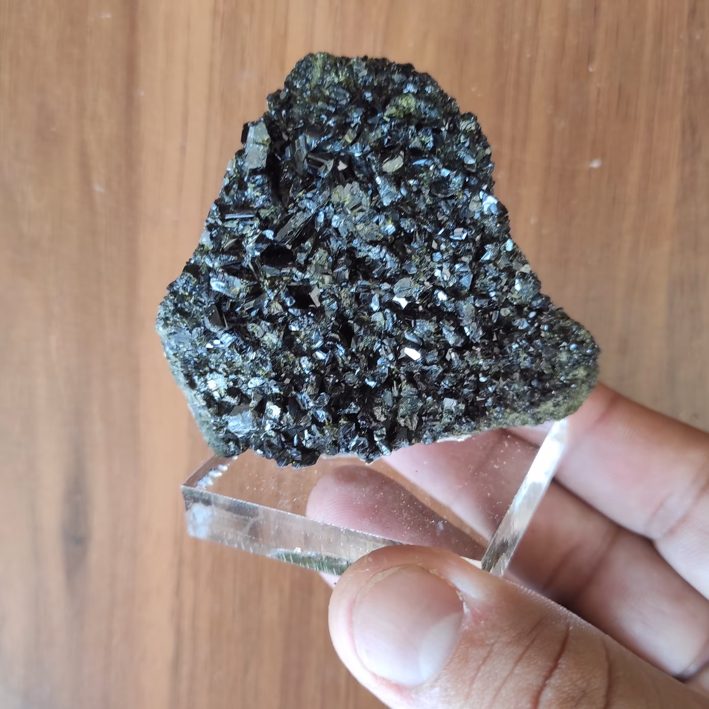 سنگ اپیدوت پایه پلکسی کدAP78990