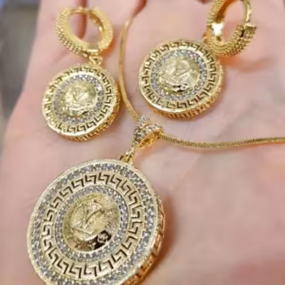 ست ونیمست ورساچه