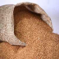 شکر قهوه ای نیشکر خالص در بسته بندی (1 کیلویی)
