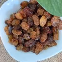 مویز تیزآبی هسته دار