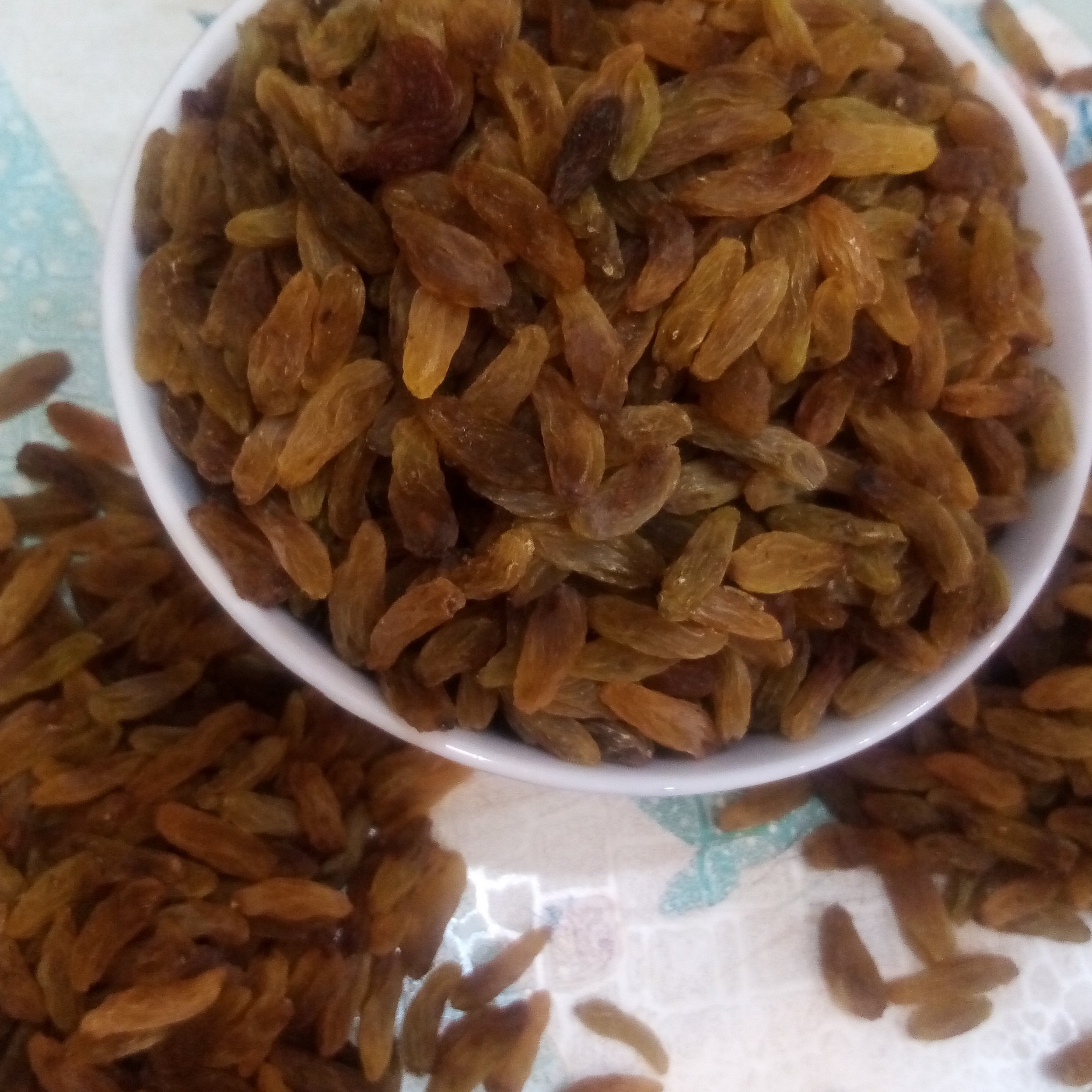کشمش سبز محصول کاشمر کاملا طبیعی به تعداد محدود با قیمت مناسب