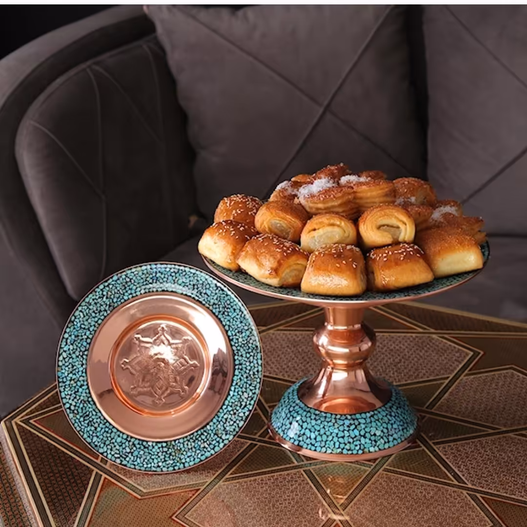 شیرینی خوری فیروزه کوبی لب صاف قطر 28 سانتی مس و فیروزه کوبی نیشابور صنایع دستی سایروس و قلم زنی شده 