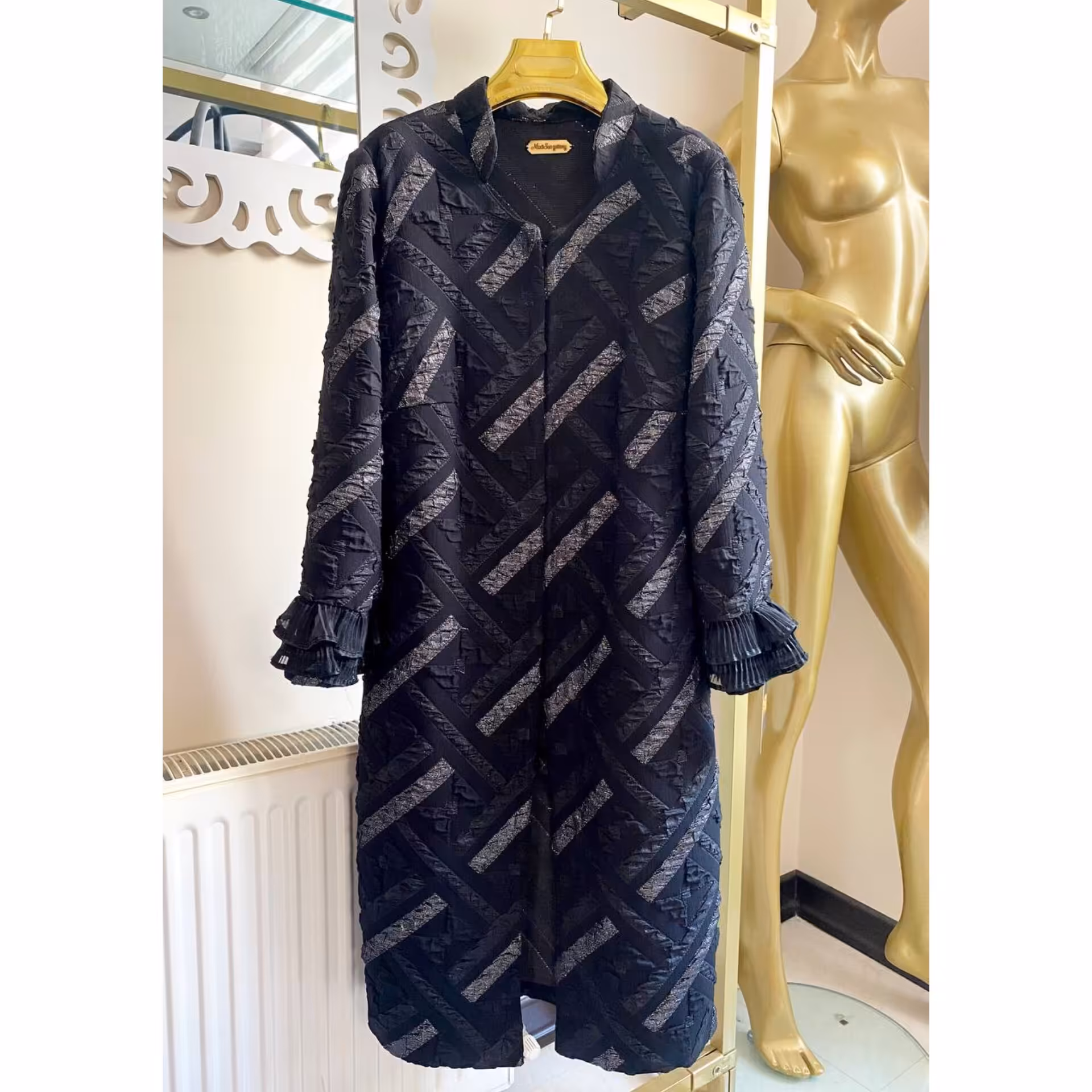 مانتو ژاکارد پفکی مشکی 