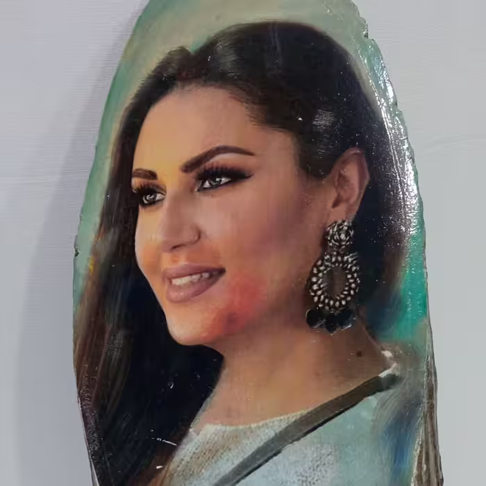 چهره نازدار  خواننده کرد