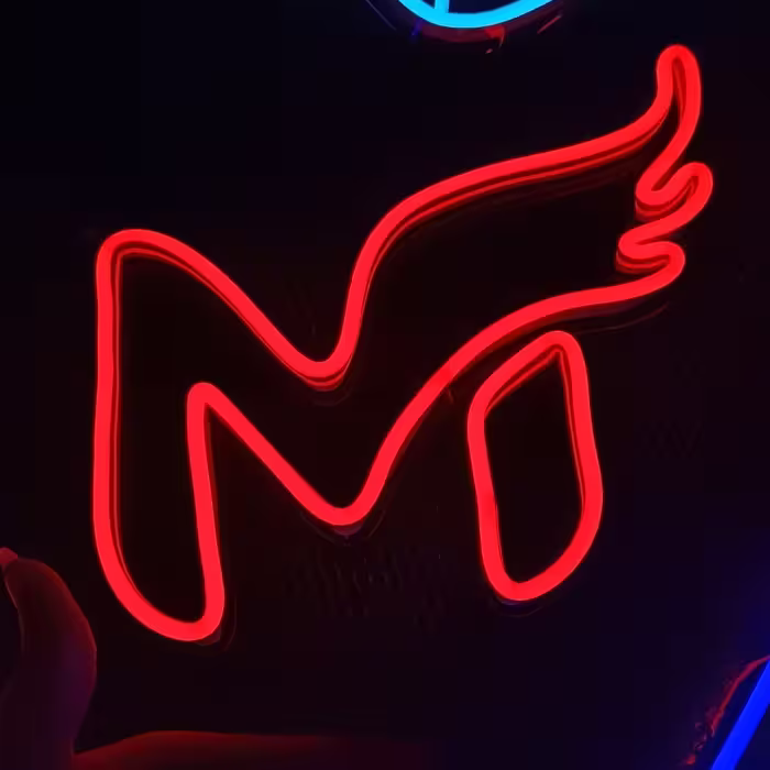 تابلو نئون طرح حرف M