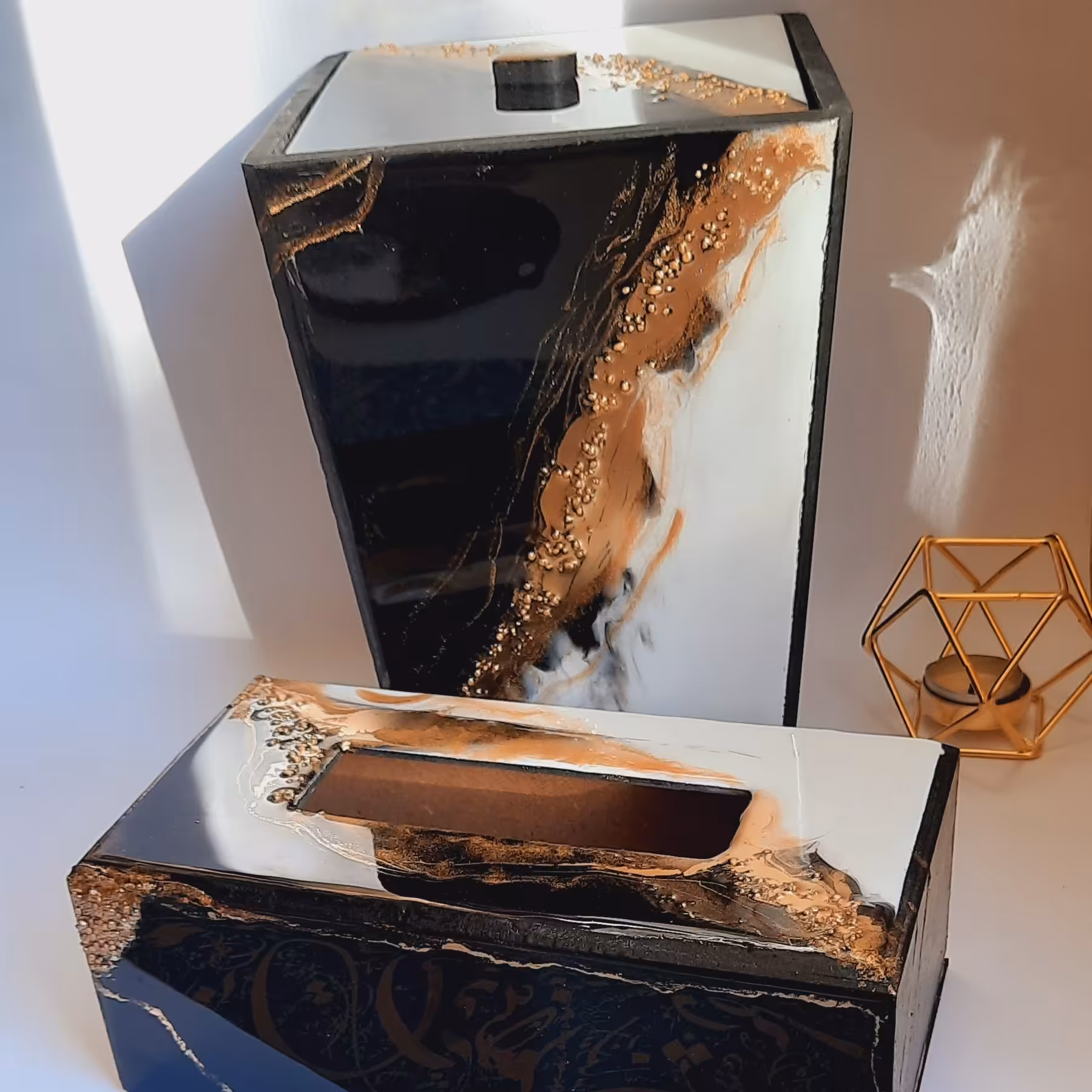 ست جادستمال  رومیزی و سطل  لوکس  طرح مرمر  مشکی طلایی 