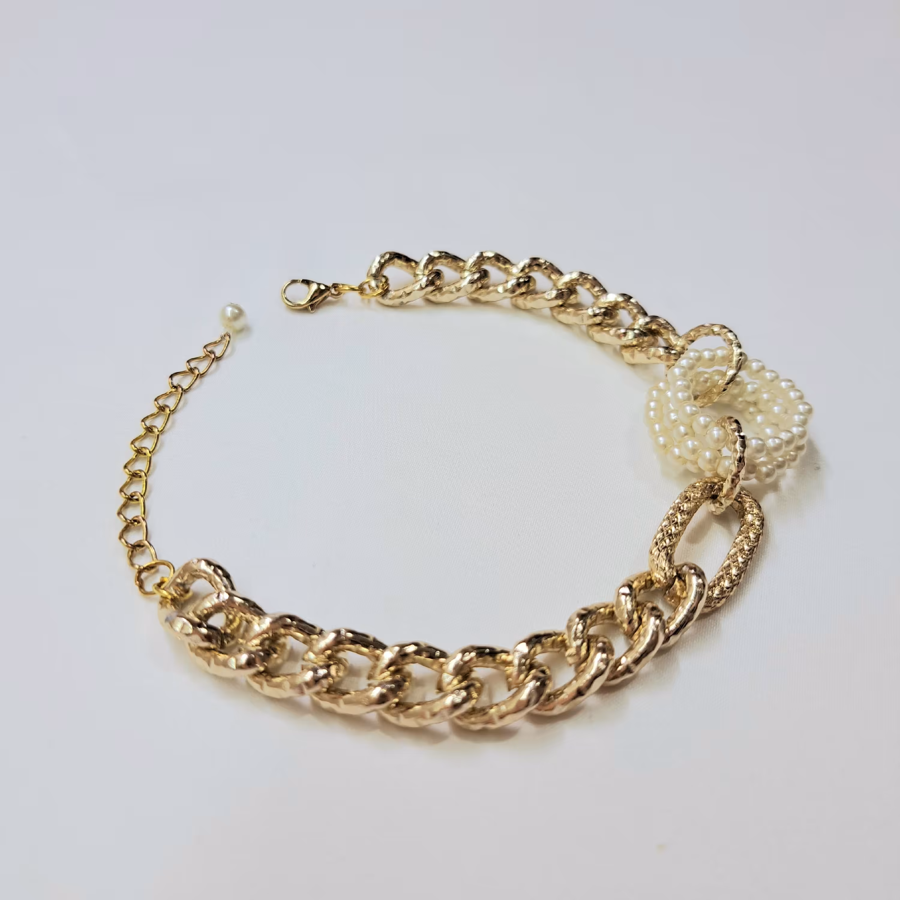 دستبند زنجیری  فوق  سبک طلایی رنگ ثابت 