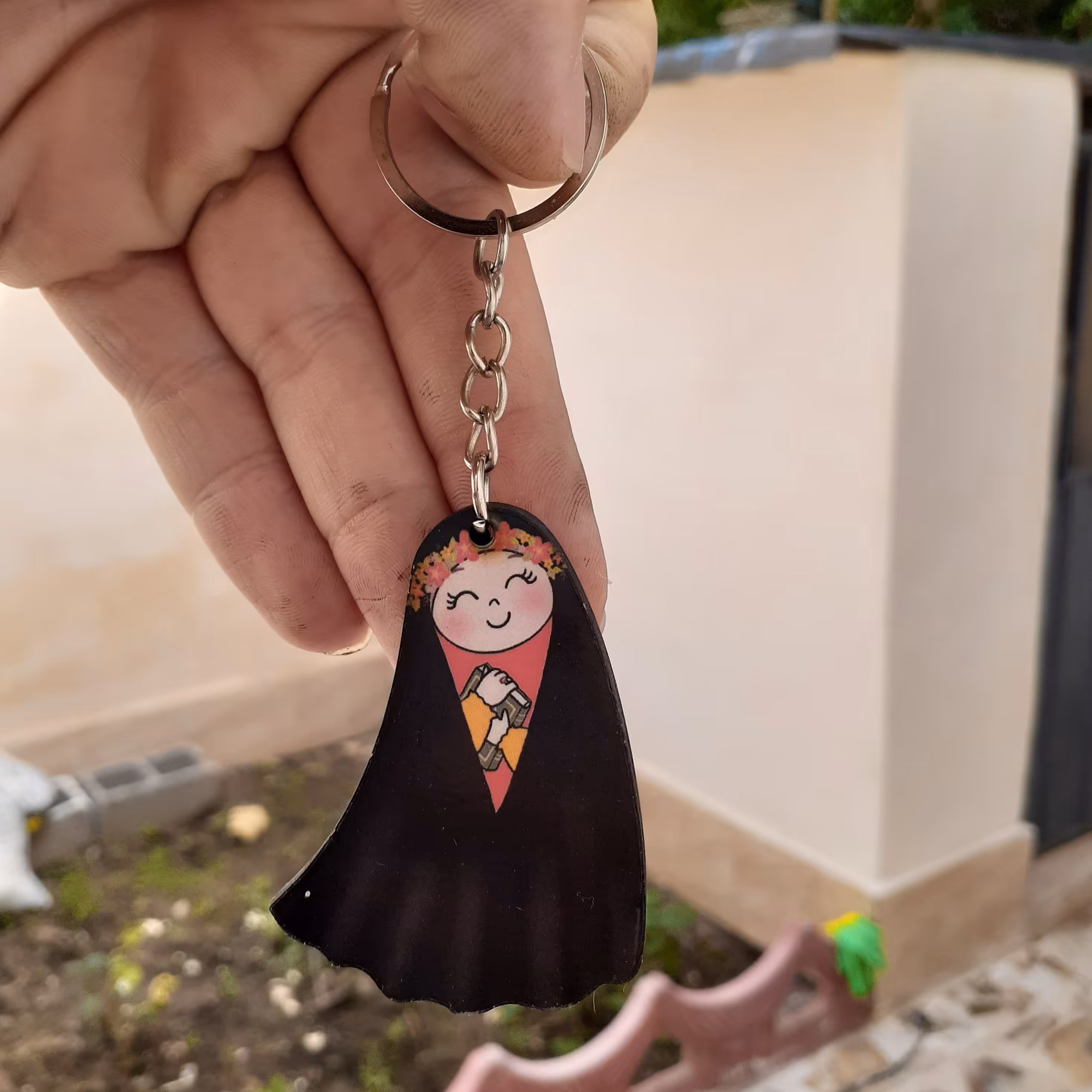 جاسوییچی دختر چادر مشکیبا روسری قرمز