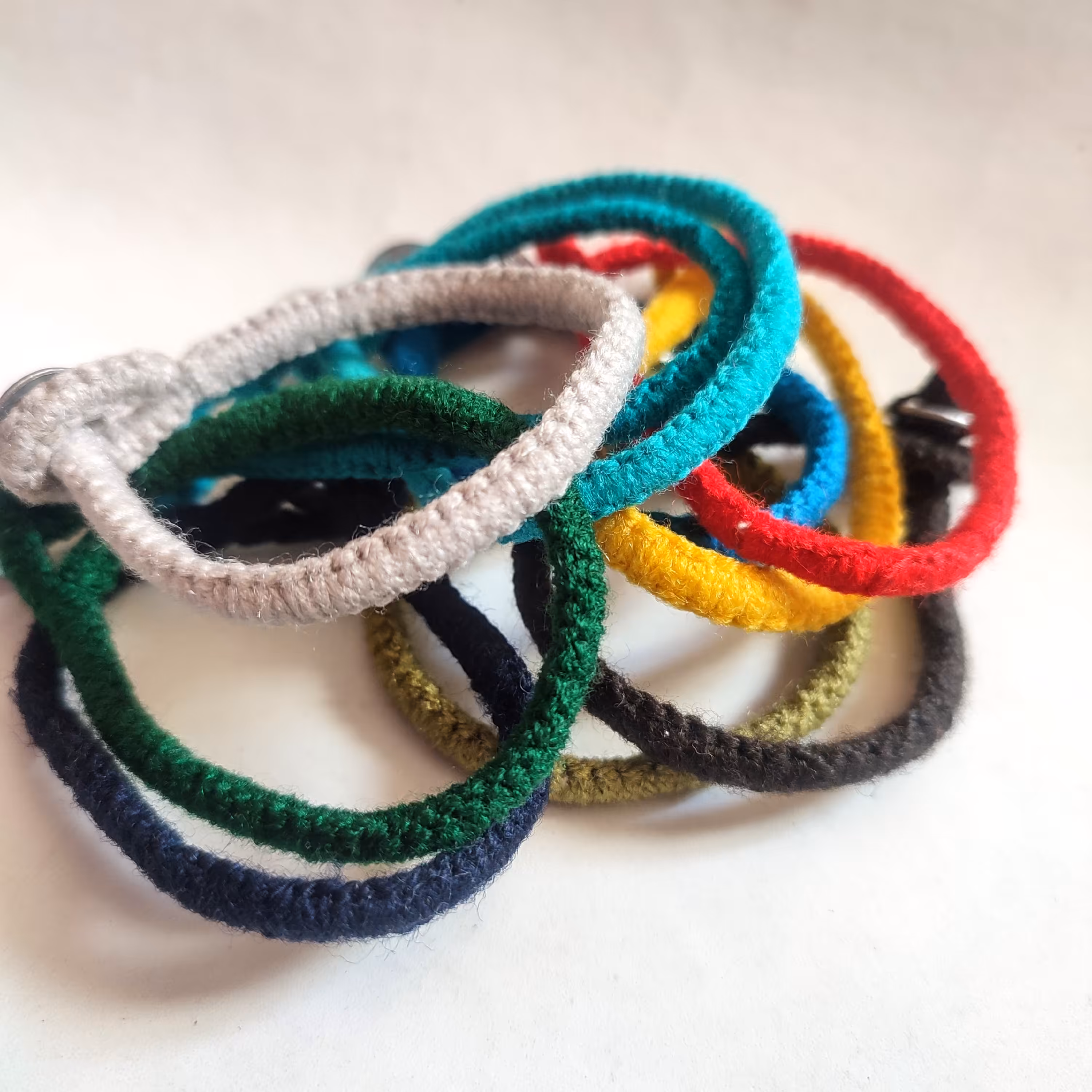 دستبند رنگی دستبافت تک رنگ 