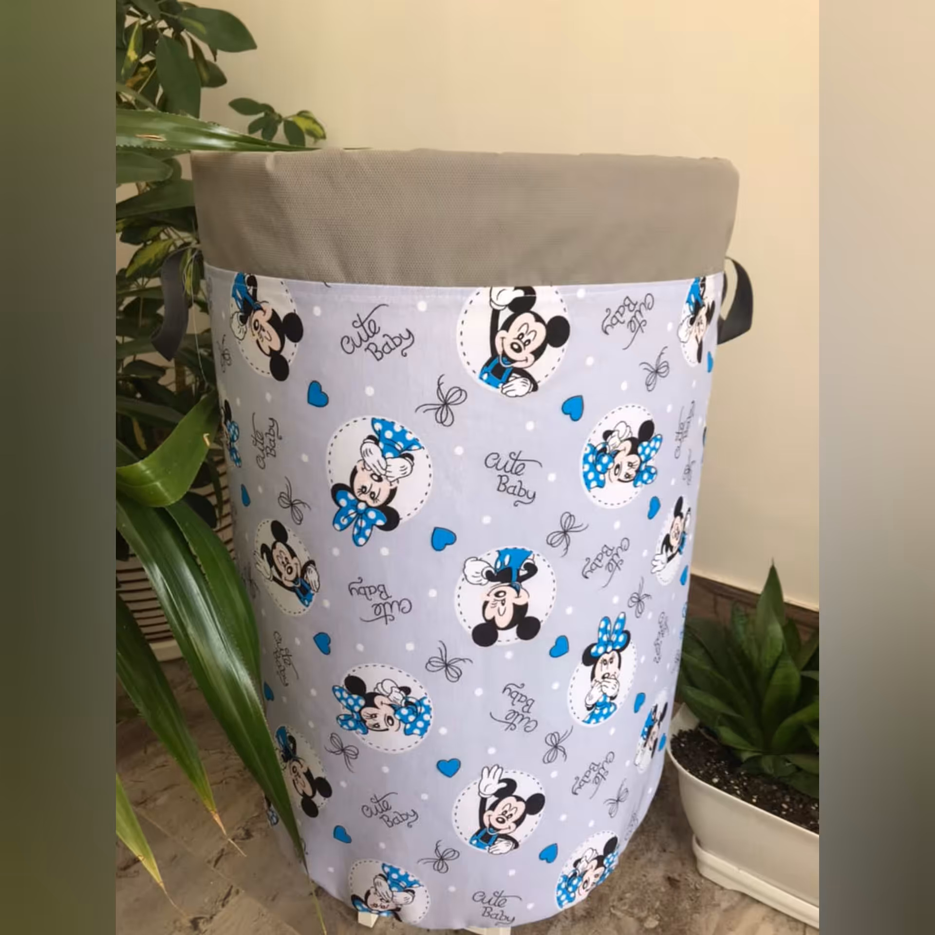 باکس اسباب بازی یا لباس کودک (طرح میکی موس) دارای رنگبندی