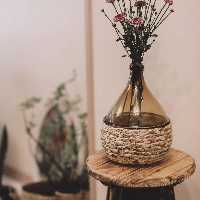 قرابه حصیری دستساز شیشه ای سوغات قزوین شیشه گری
