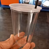 لیوان 400 سی سی اچ پی با درب تخت نی خور بسته 600 عددی