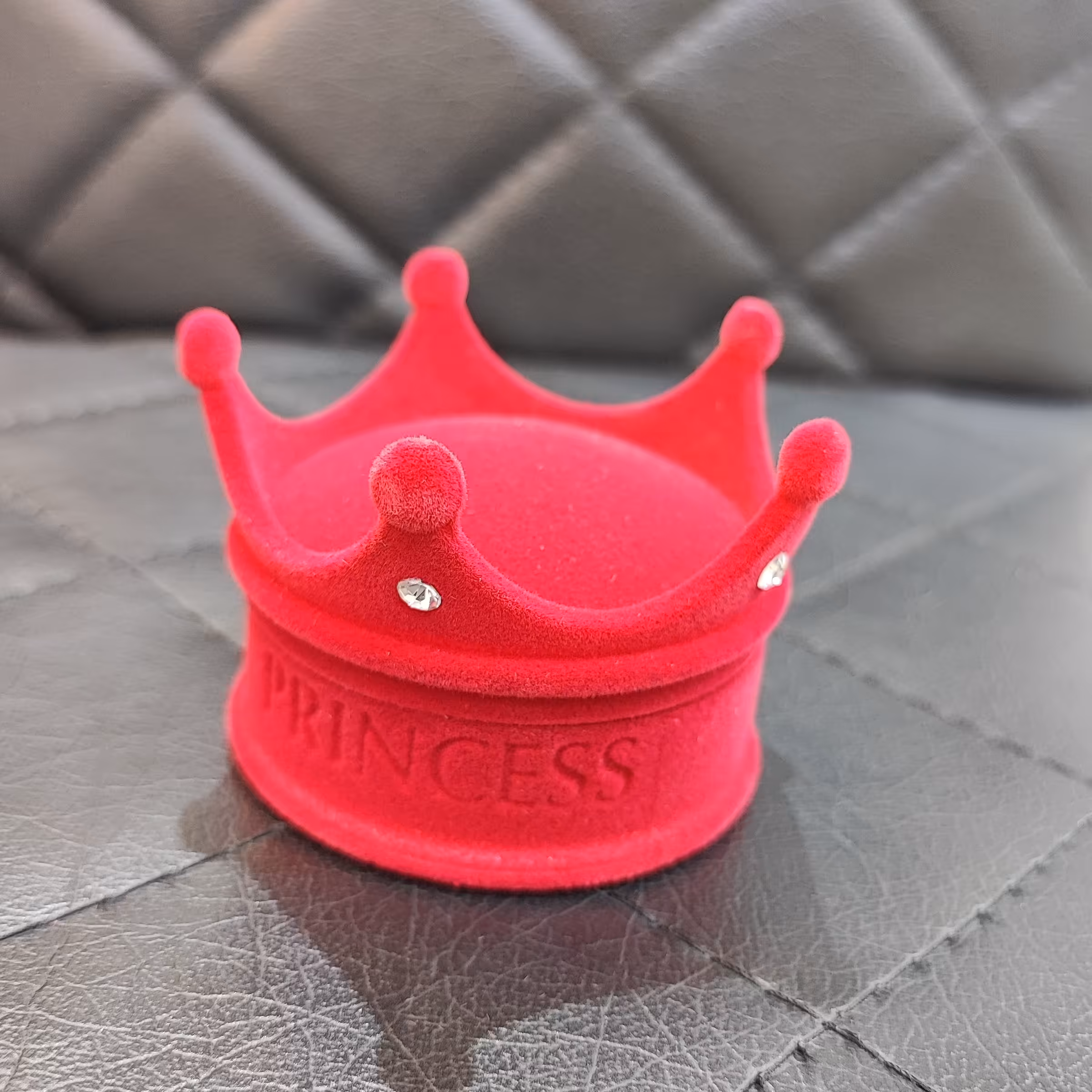 جدیدترین مدل های جدید جعبه طلا و جواهر وارداتی در بازار مدل تاج و خرس کلاه دار 