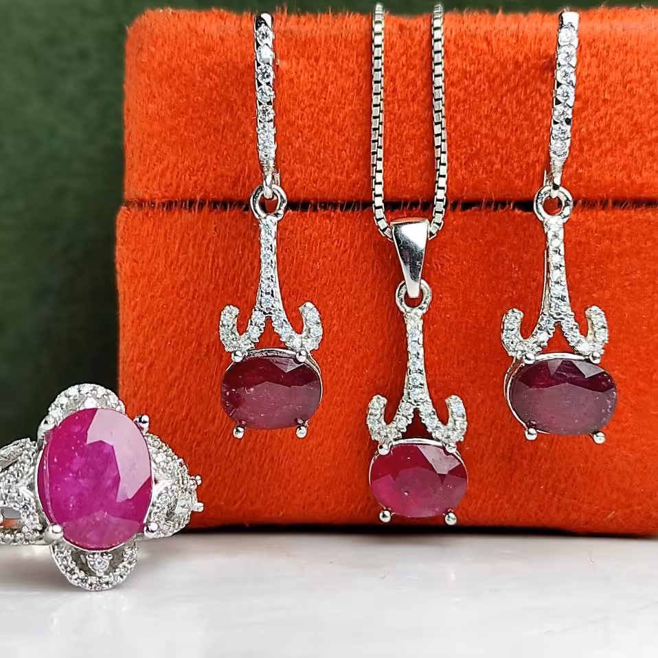 نیم ست زیبا وجواهری یاقوت قرمز اصلی عیار نقره 925