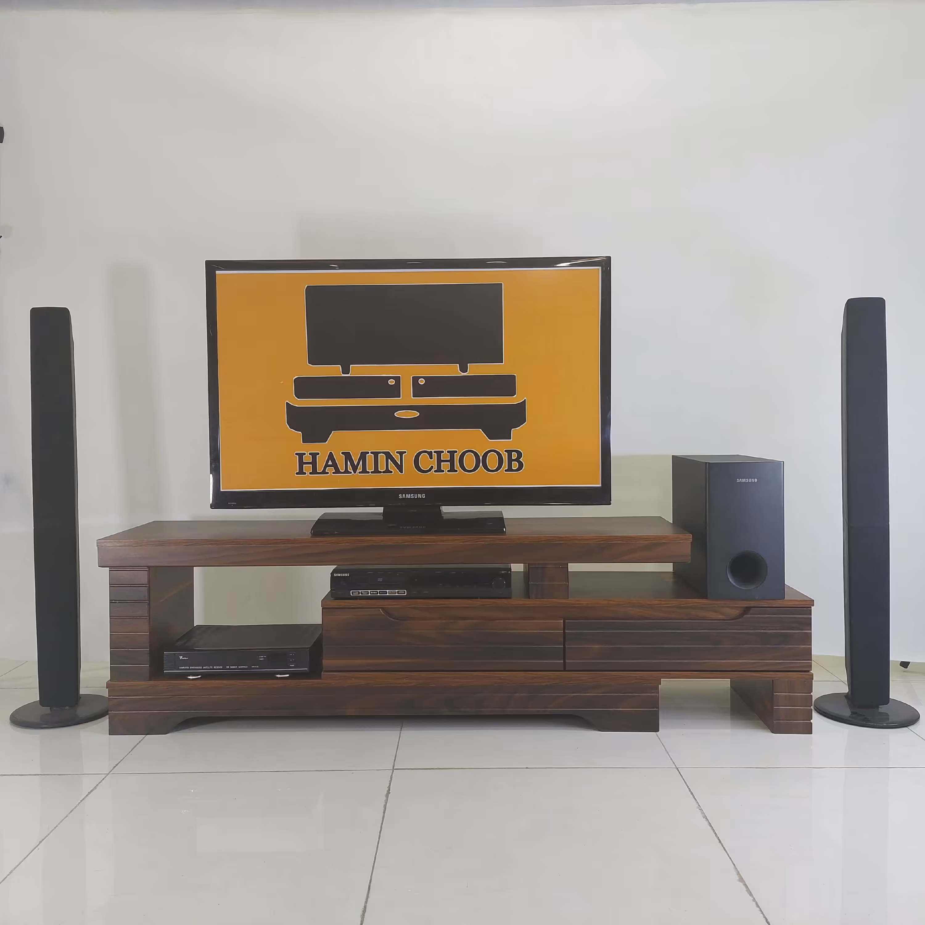 میز تلوزیون ملامینه ام دی اف مدل 506 طول 140 سانتی‌متر ارسال با باربری پس کرایه هزینه ارسال به عهده مشتری میباشد