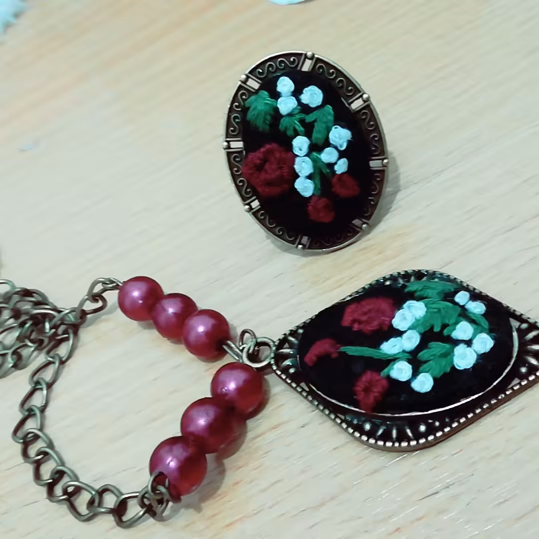 نیم ست انگشتر وگردنبند