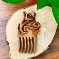 شانه چوبی منبت شده دستساز 