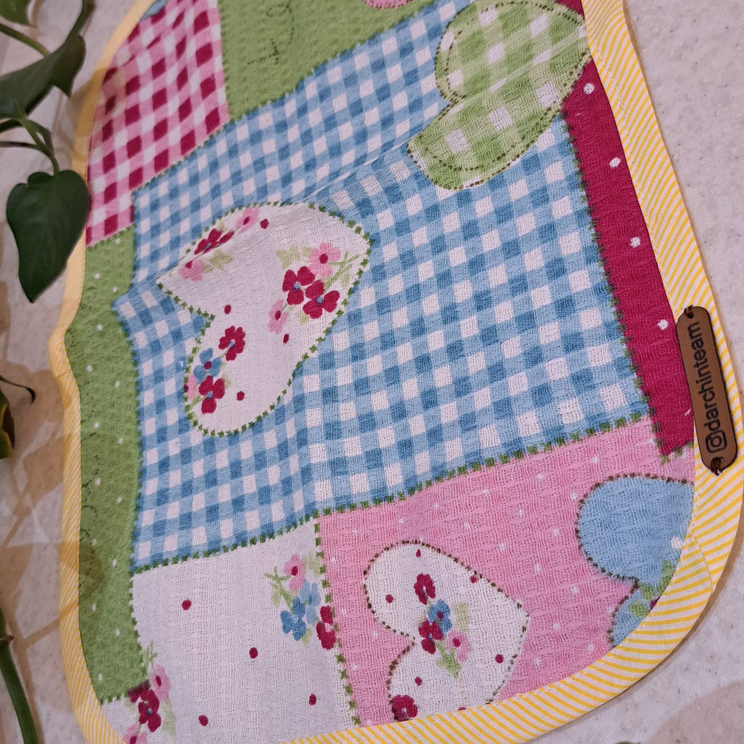 دستمال نمگیر و خشک کن جنس نخی لانه زنبوری نوار اریب دوزی شده