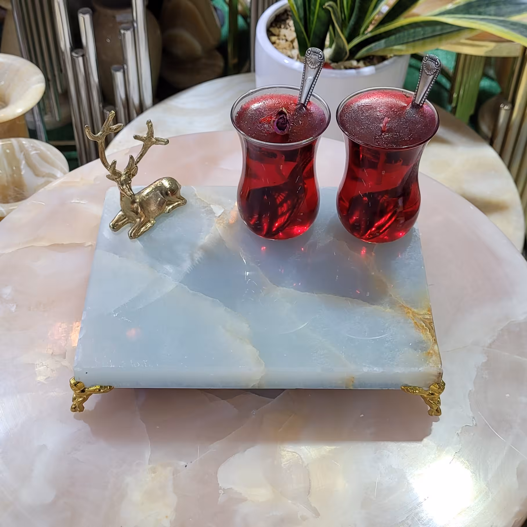 سینی سرو و پذیرایی سنگی ،سنگ طبیعی مرمر یشم ، پایه کوتاه فلزی،کیفیت ساخت بالا