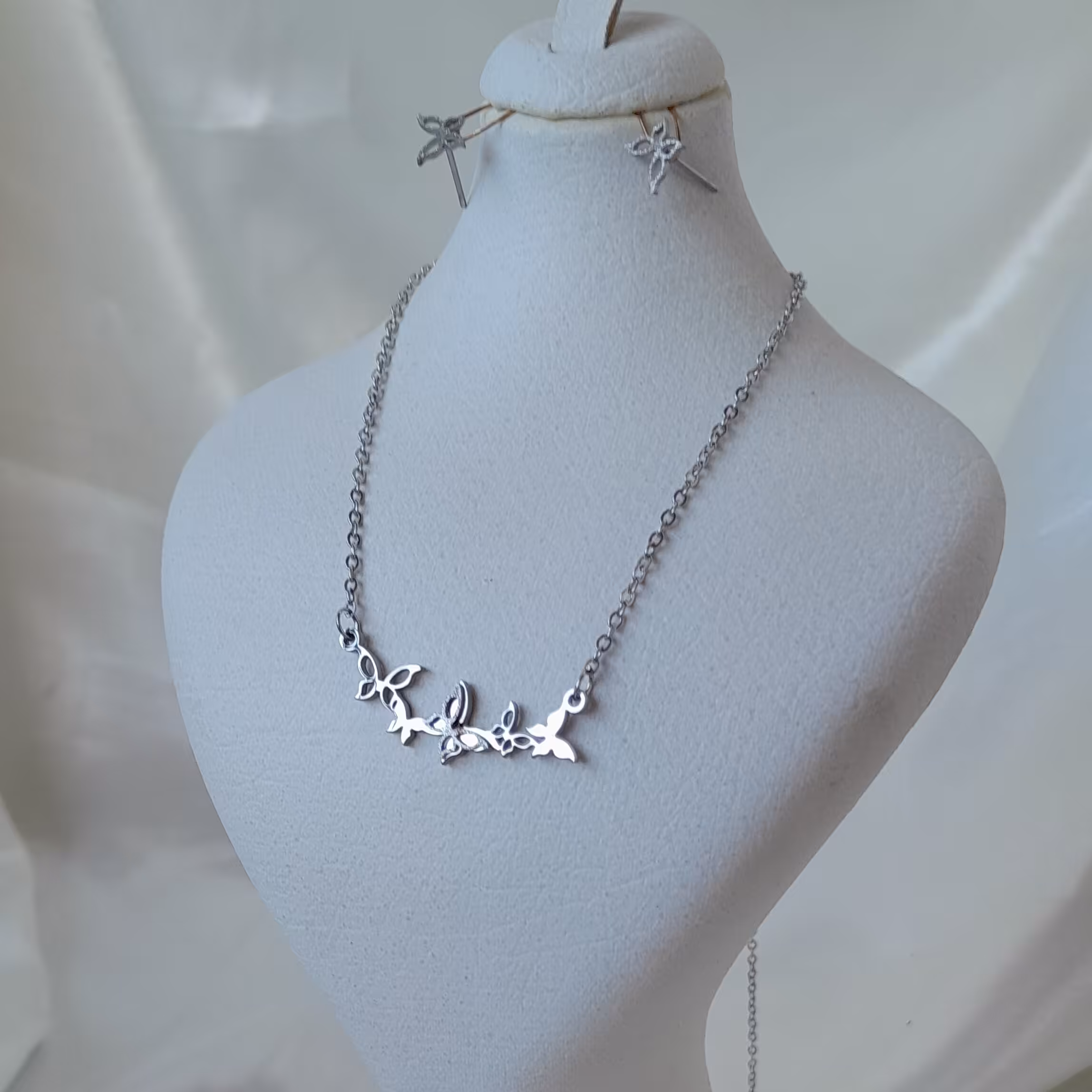 نیم ست شن پاش سفید طرح پنج پروانه 