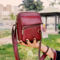 کیف چرم طبیعی اسپرت  دست دوز  آلا مدل ماکان سایز کوچک