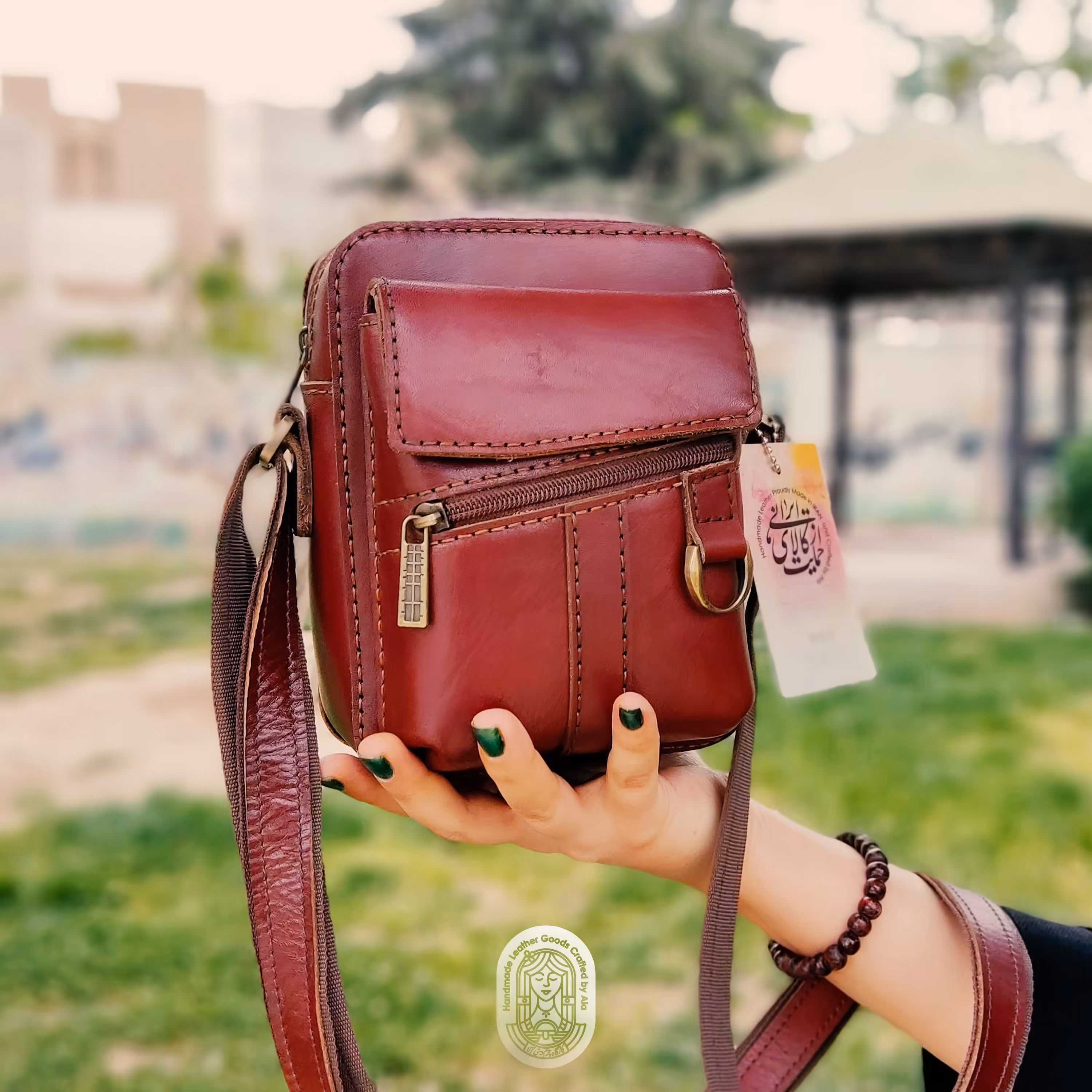 کیف چرم طبیعی اسپرت  دست دوز  آلا مدل ماکان سایز کوچک