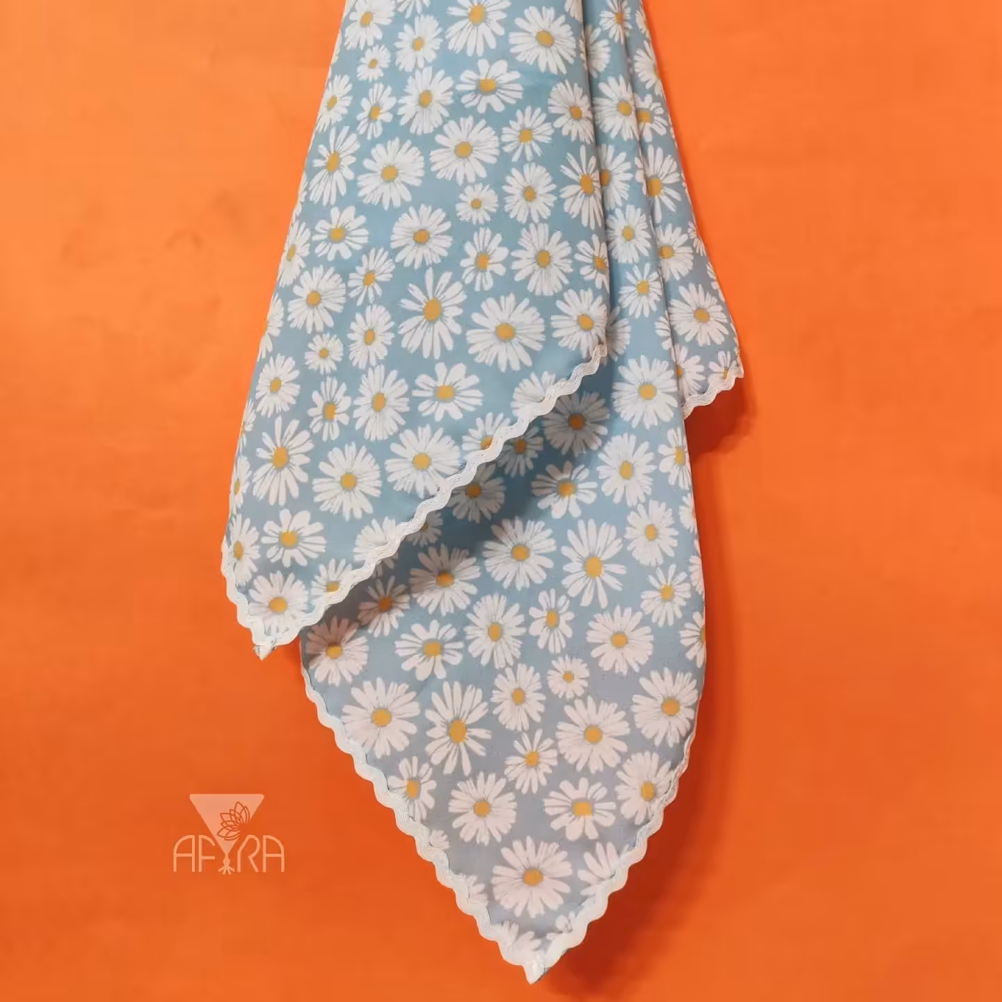 روسری قواره کوتاه کرپ حریر گل بابونه نوار دوزی شده 