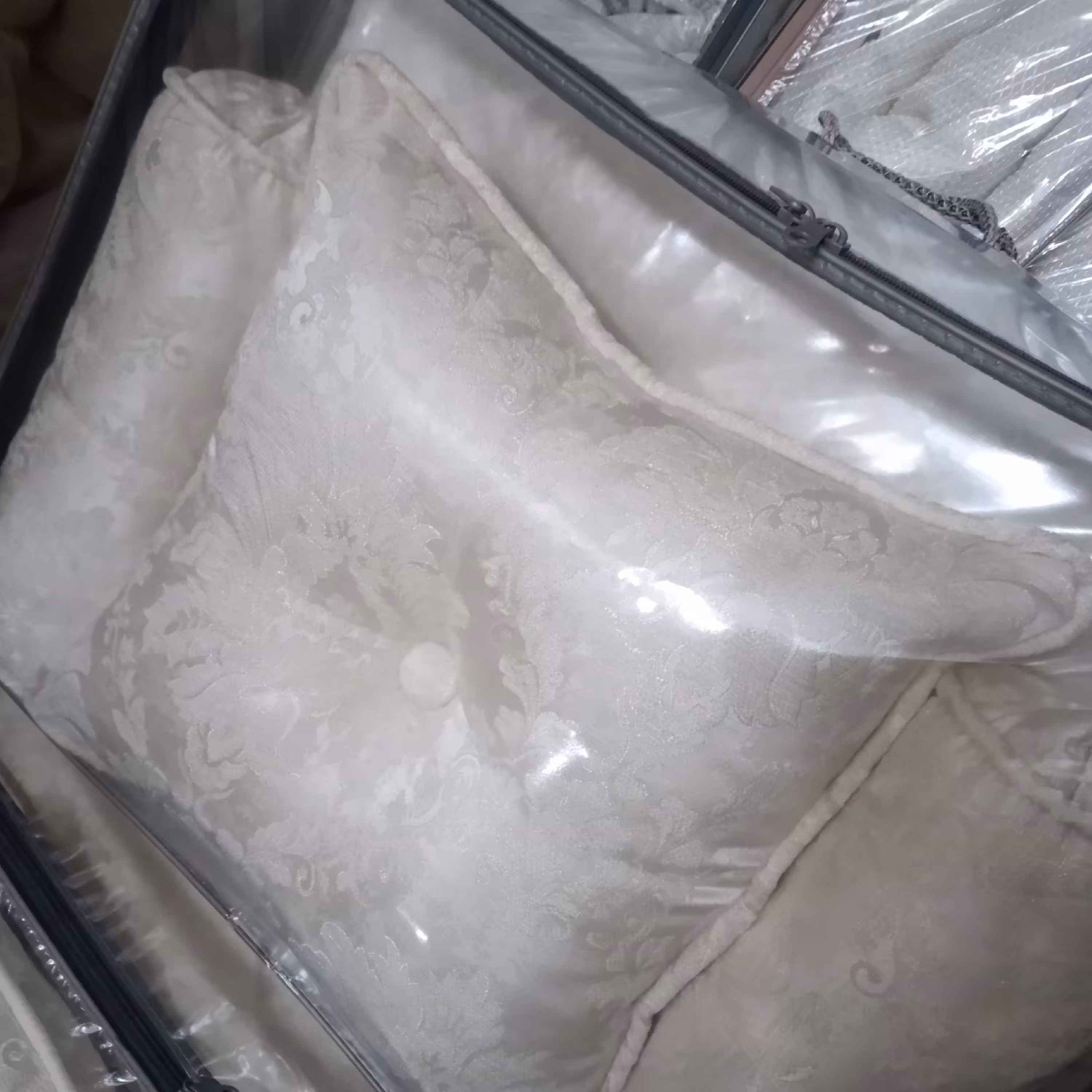 روتختی مخمل پنلی ترک دونفره درجه یک‌ 9 تیکه طرح جدید برجسته رنگ کرم شیری 