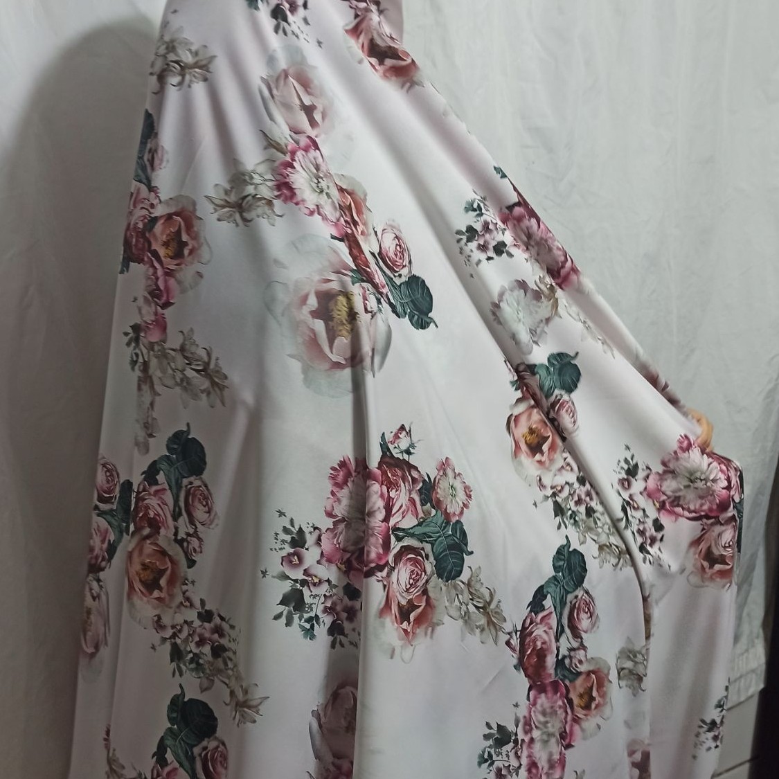 چادر رنگی مجلسی دوخته شده