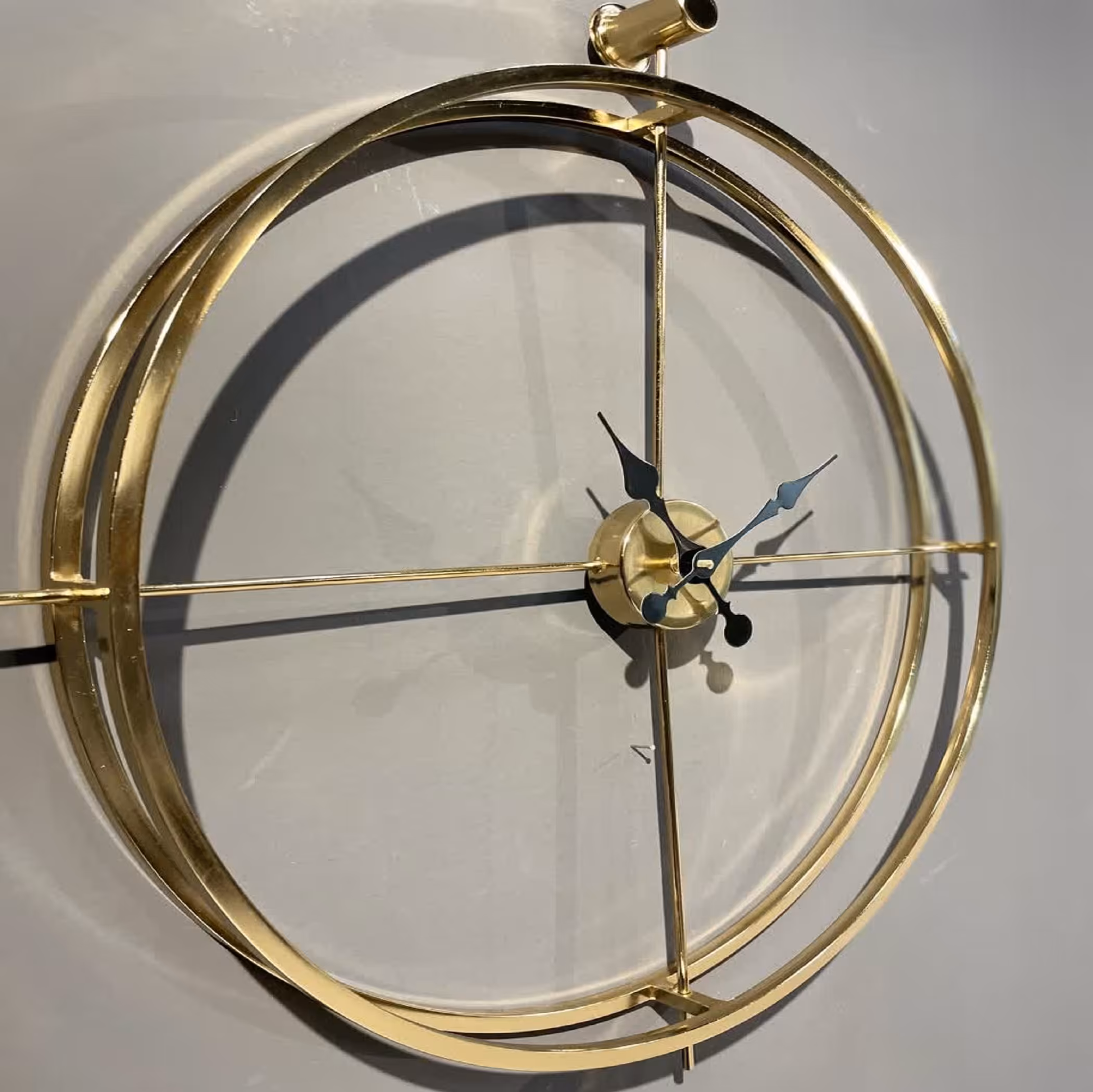 ساعت دیواری طرح الماس 24 ماه گارانتی تثبیت رنگ و موتور