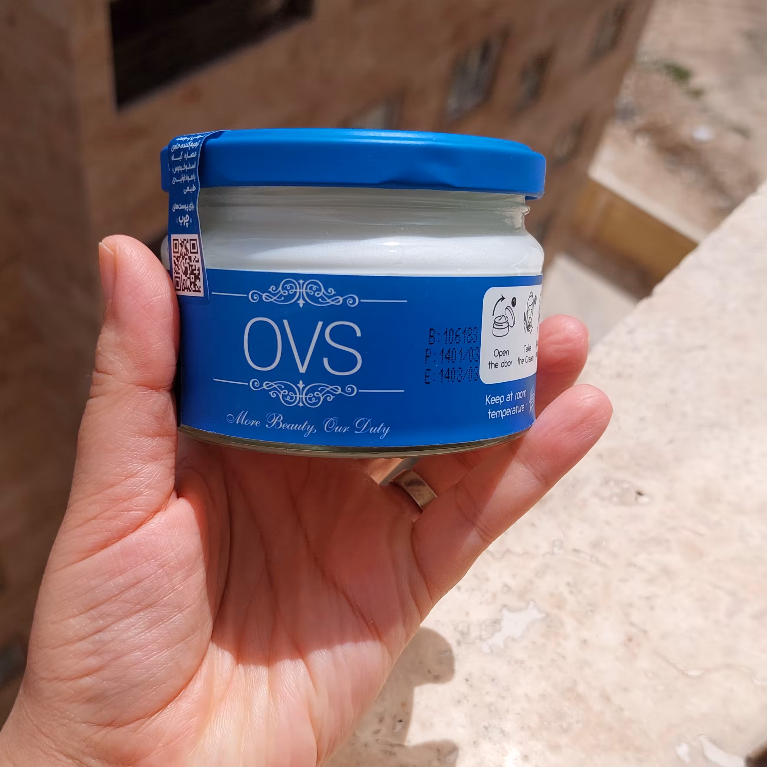 آبرسان پوست چرب او وی اس