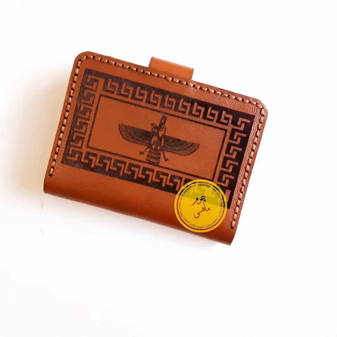 جاکارتی چرم گاوی دست دوز 12تایی و بیشتر


جنس چرم‌گاوی

◀️دوخت دو سوزنه

✅ حکاکی قابل تغییر دلخواه