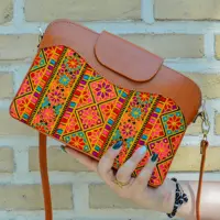 کیف سنتی زنانه سوزندوزی ترکیب با چرم طبیعی (چرم گاوی) کیف دوشی
