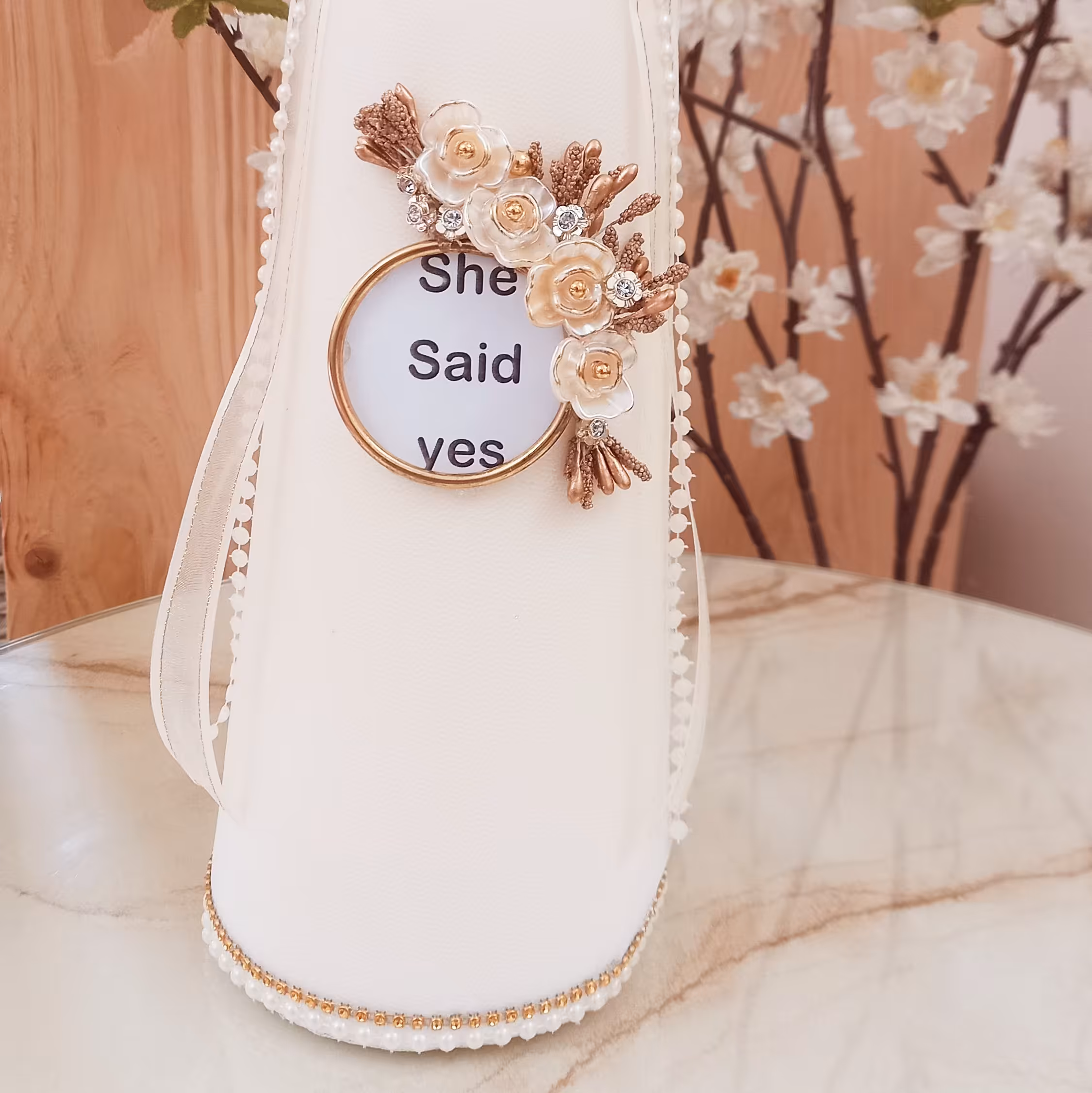 کله قند عروس با دیزاین گل کریستال مناسب برای عقد و بله برون