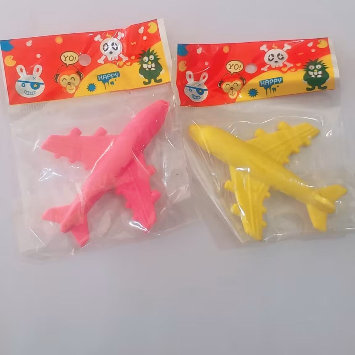 پاکن فانتزی مدل هواپیما  مخصوص هدیه دادن به دانش آموزان