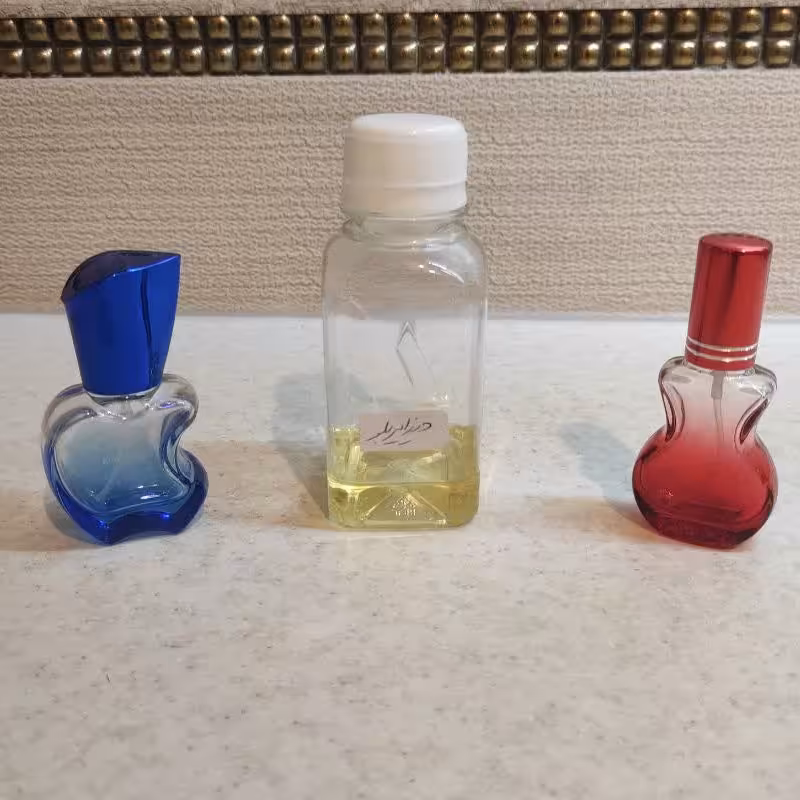 نام عطر  دیزایر بلو ( دانهیل آبی) 
نوع رایحه خنک و ملایم
قیمت هر یک گرم 11 هزارتومان 