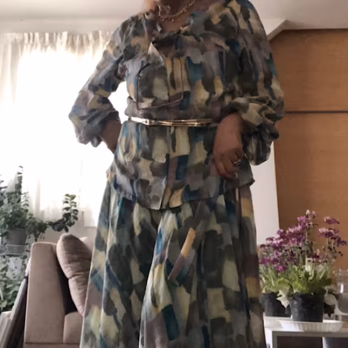 بلوز  و دامن  کلوش ماکسی استین بلند حریر نخی لطیف و دست دوز 