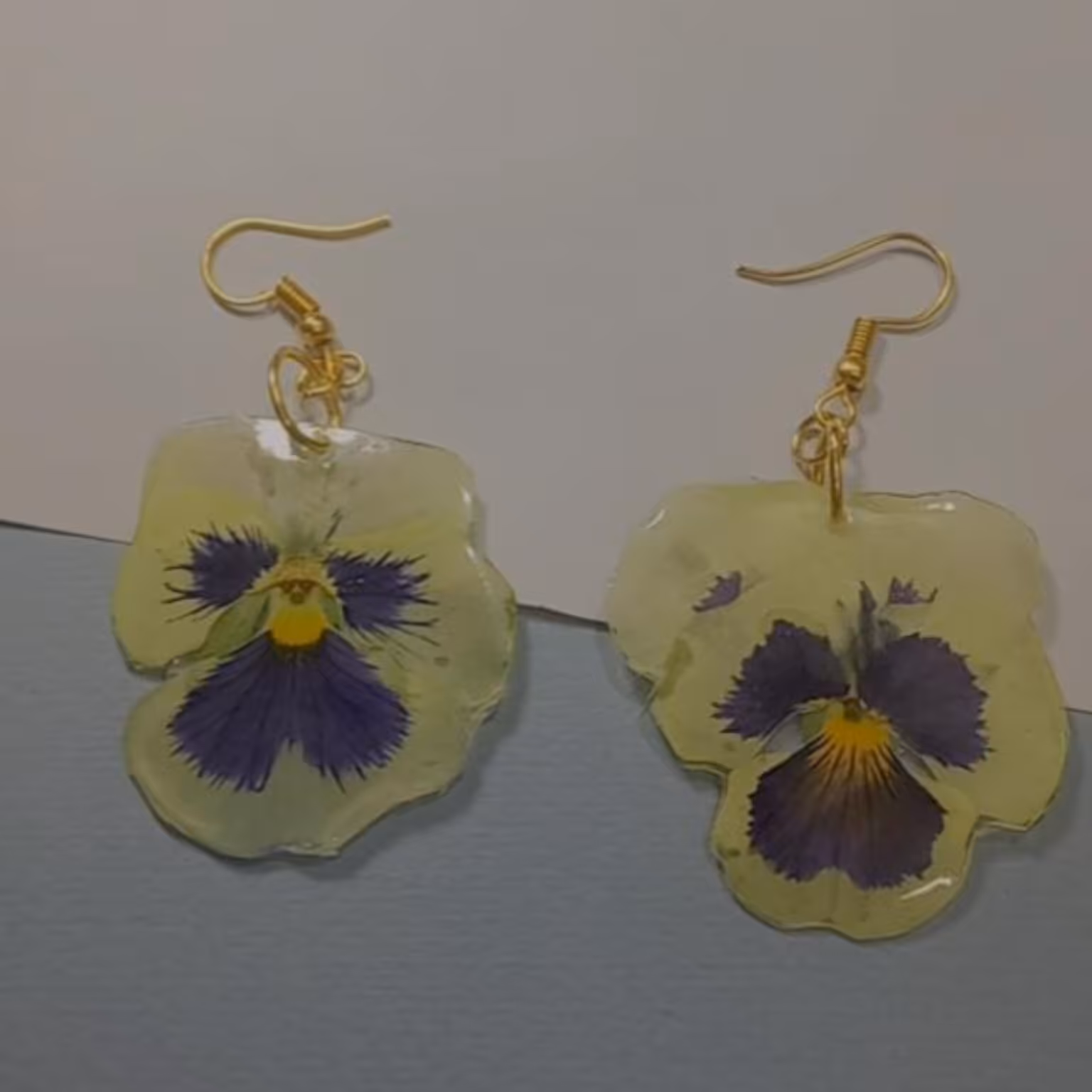 گوشواره گل بنفشه