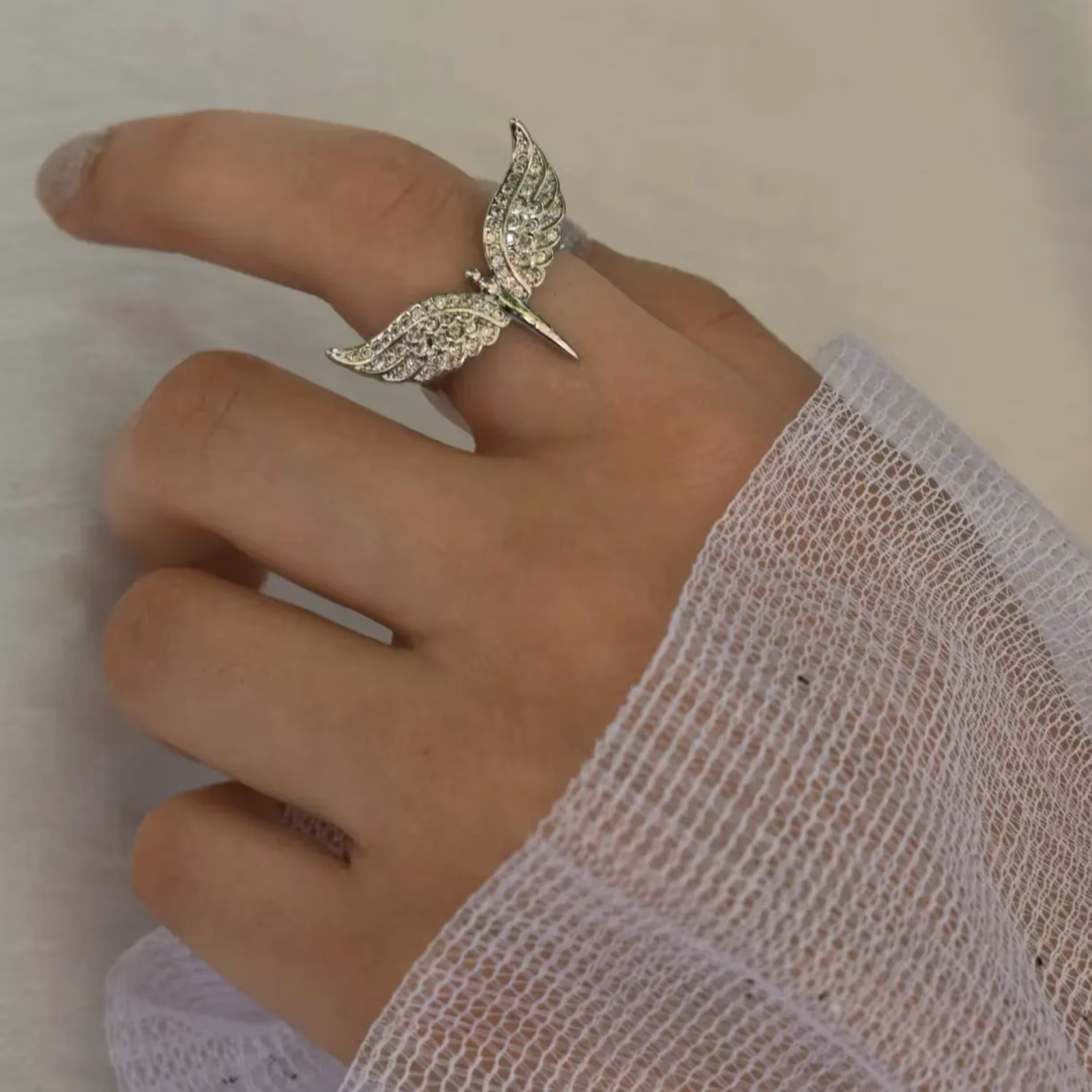 انگشتر نگین دار طرح فرشته نقره ای