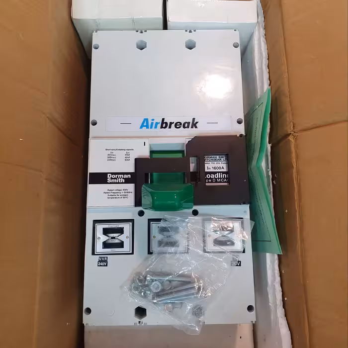 کلید برق اتوماتیک کمپکت 1600 آمپر همراه با شمش