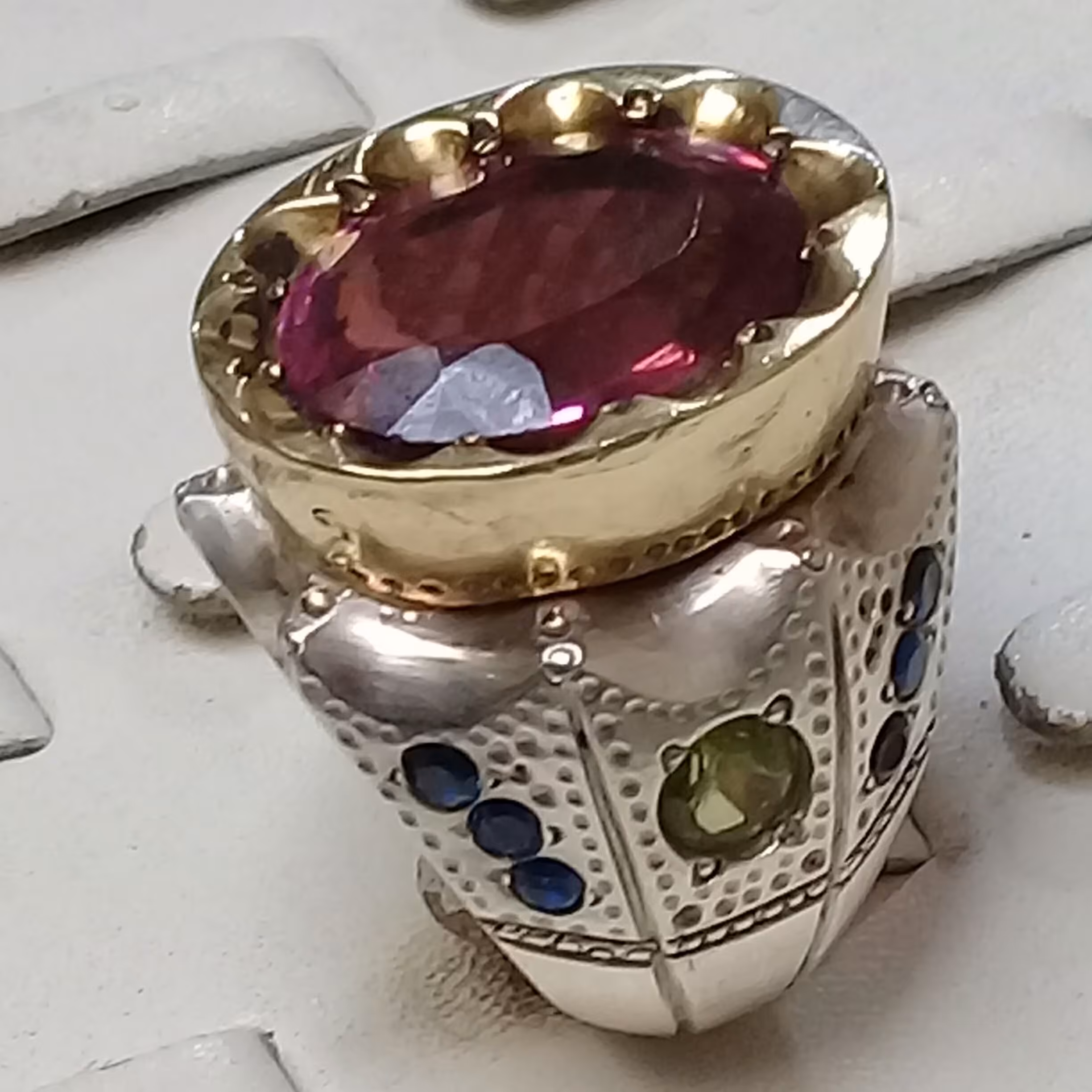 انگشتر  دستساز  کلکسیونی الکساندریت اصل معدنی 