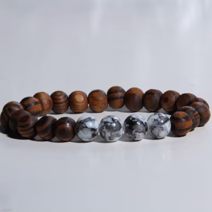 دستبند چوبی با خرج کار مرواریدی 