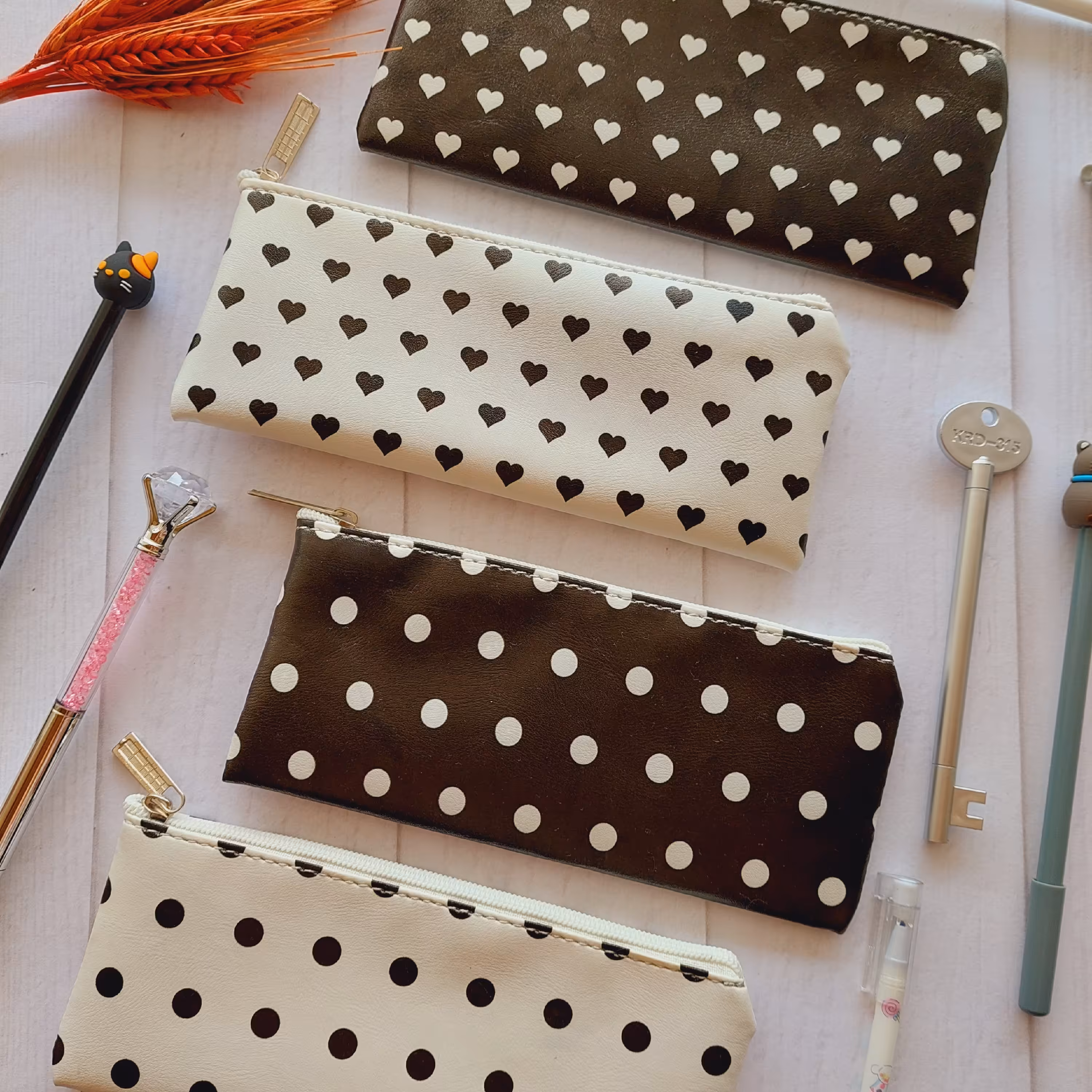 لوازم تحریر فانتزی. جامدادی