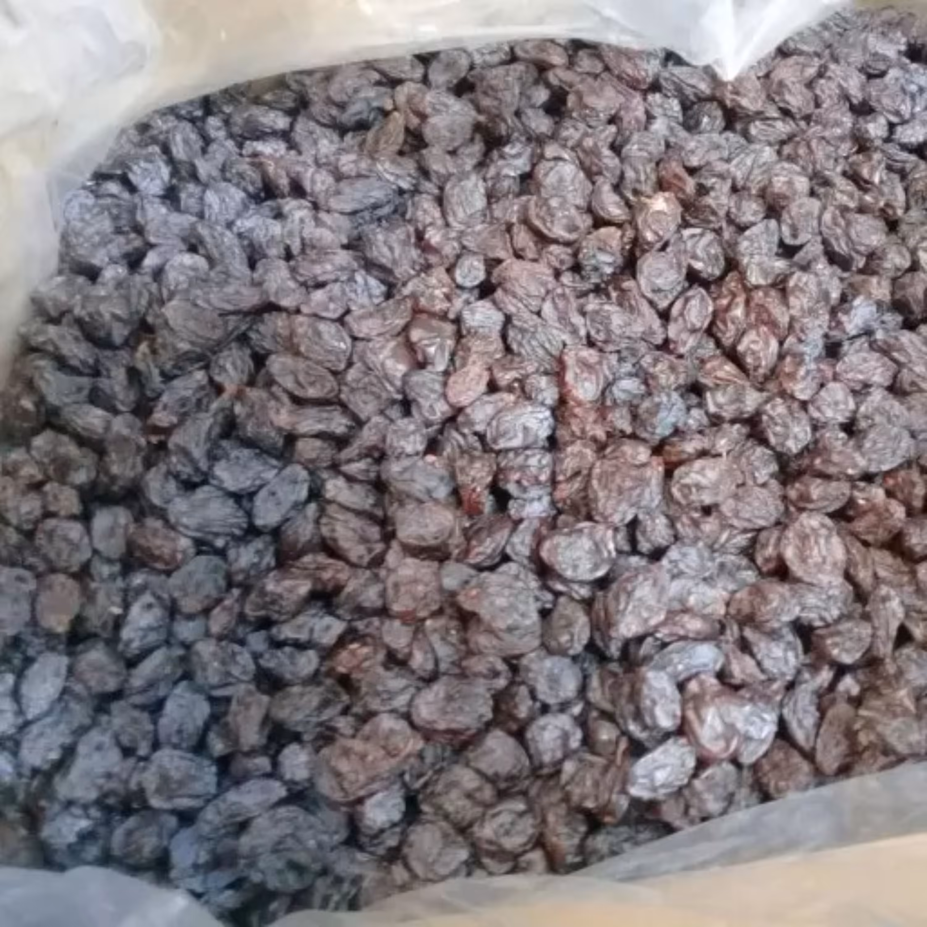 مویز  قرمز گوشتی شیرازی 1 کیلویی 