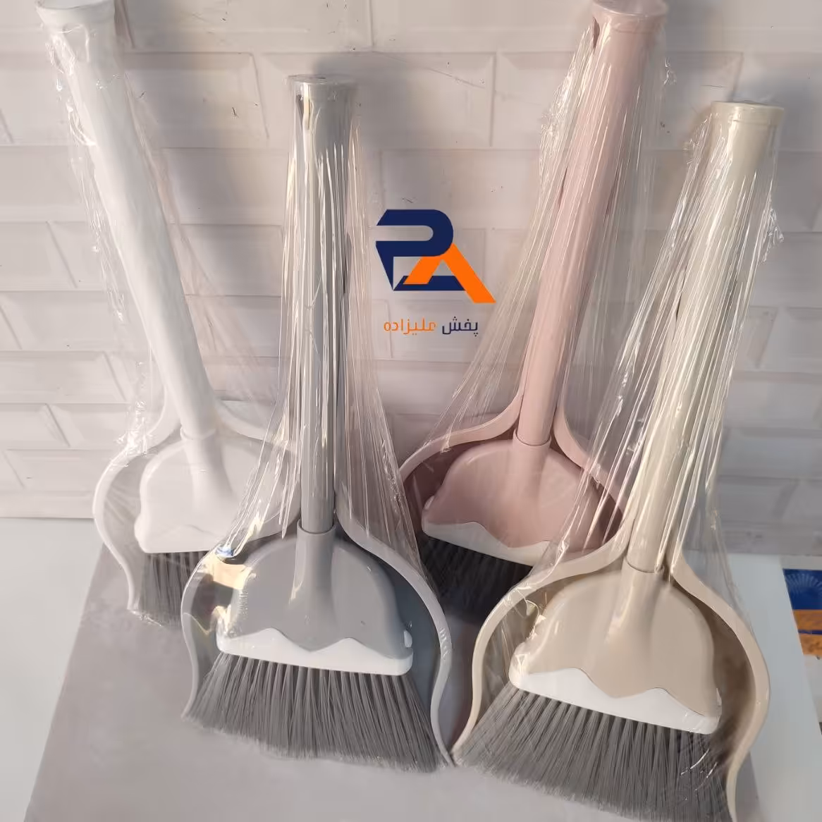 جاروخاک انداز ست برندپاکسال پلاستیکی موادنو صادراری دارای رنگ بندی شاد 
