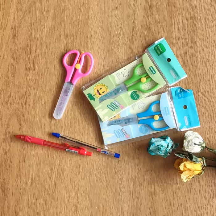 قیچی کاغذ و خمیر ، قیچی کودک